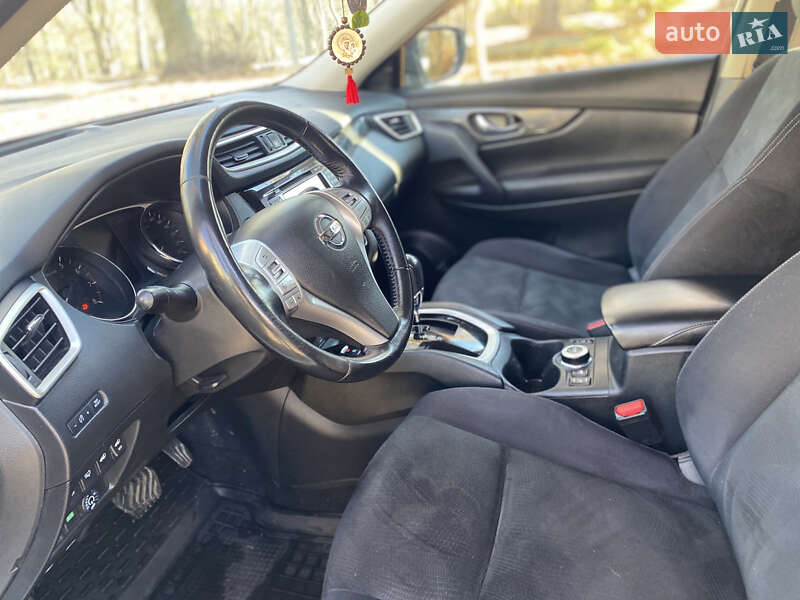 Внедорожник / Кроссовер Nissan X-Trail 2017 в Львове