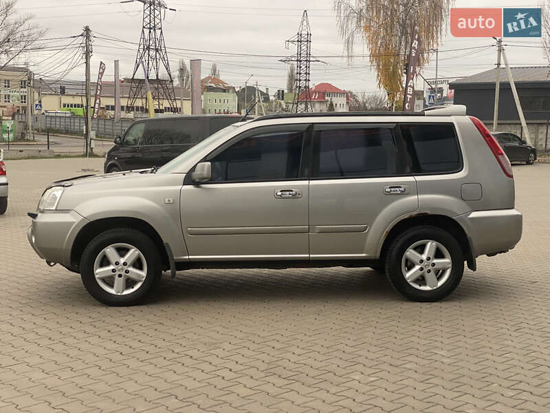 Внедорожник / Кроссовер Nissan X-Trail 2004 в Киеве