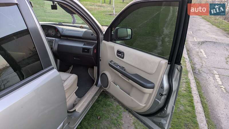 Внедорожник / Кроссовер Nissan X-Trail 2003 в Днепре