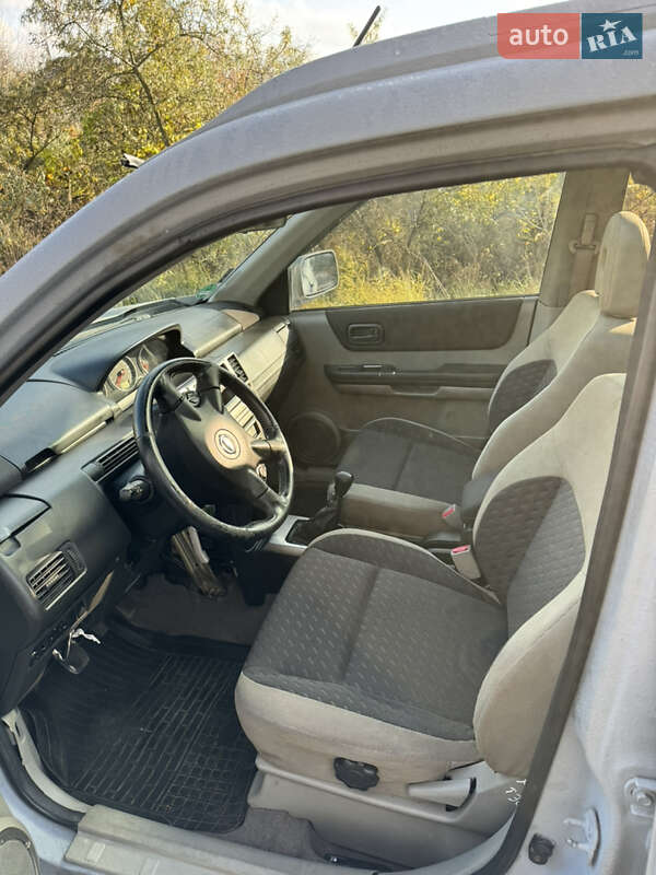 Внедорожник / Кроссовер Nissan X-Trail 2005 в Киеве