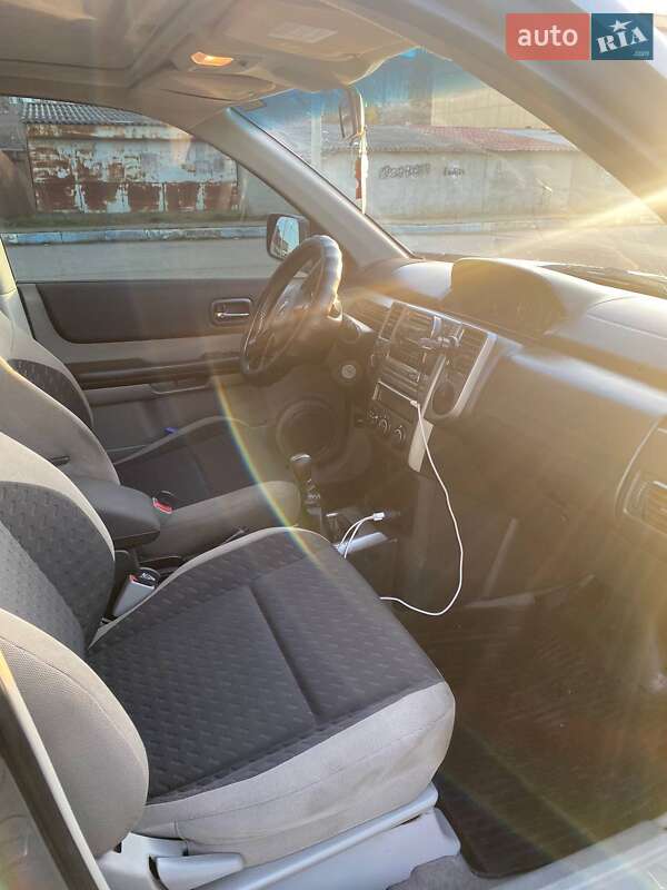 Внедорожник / Кроссовер Nissan X-Trail 2005 в Снигиревке