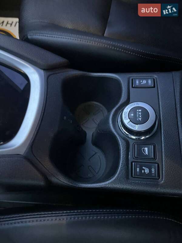 Позашляховик / Кросовер Nissan X-Trail 2014 в Ужгороді фото 11 Позашляховик / Кросовер Nissan X-Trail 2014 в Ужгороді