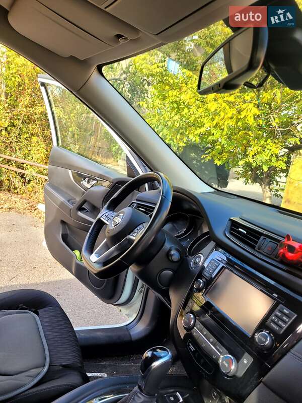 Позашляховик / Кросовер Nissan X-Trail 2017 в Слов'янську