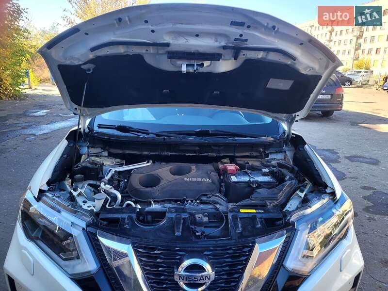 Позашляховик / Кросовер Nissan X-Trail 2017 в Слов'янську