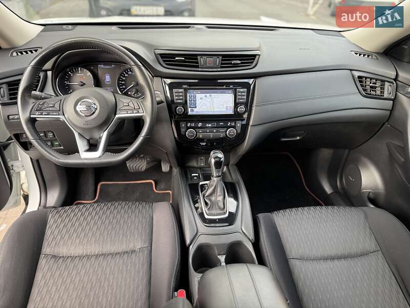 Внедорожник / Кроссовер Nissan X-Trail 2017 в Киеве