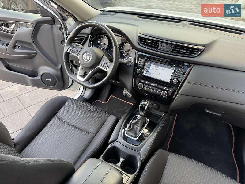 Внедорожник / Кроссовер Nissan X-Trail 2017 в Киеве