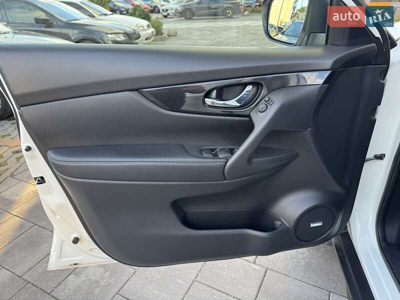 Внедорожник / Кроссовер Nissan X-Trail 2017 в Киеве