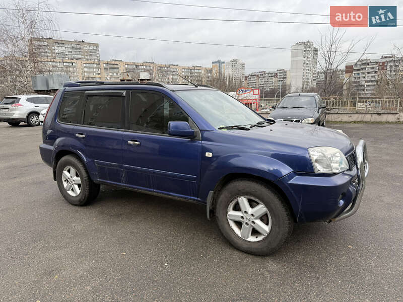 Позашляховик / Кросовер Nissan X-Trail 2004 в Києві