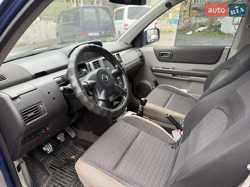 Позашляховик / Кросовер Nissan X-Trail 2004 в Києві