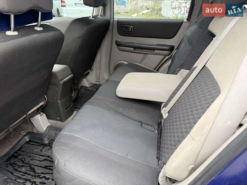 Позашляховик / Кросовер Nissan X-Trail 2004 в Києві