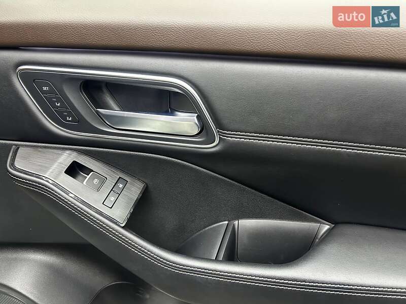 Позашляховик / Кросовер Nissan X-Trail 2023 в Стрию