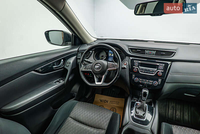 Внедорожник / Кроссовер Nissan X-Trail 2019 в Киеве