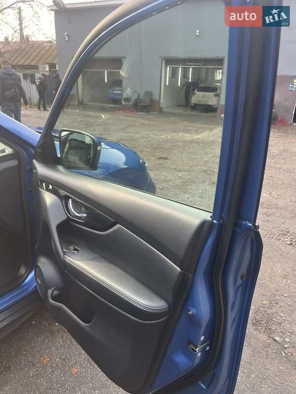 Внедорожник / Кроссовер Nissan X-Trail 2017 в Харькове