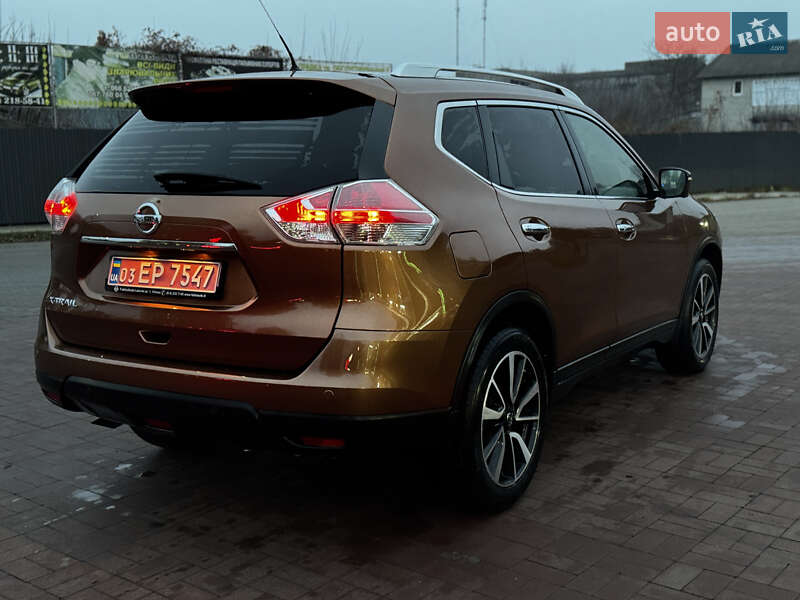 Внедорожник / Кроссовер Nissan X-Trail 2015 в Ровно