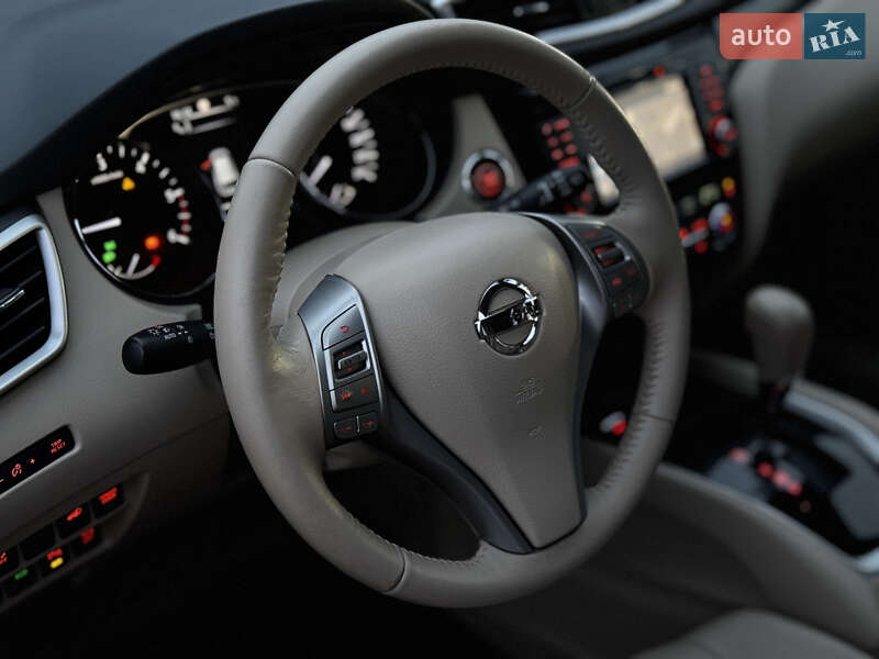 Внедорожник / Кроссовер Nissan X-Trail 2015 в Ровно