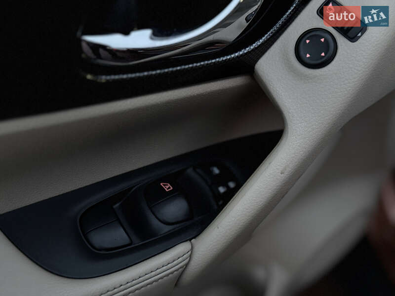 Внедорожник / Кроссовер Nissan X-Trail 2015 в Ровно