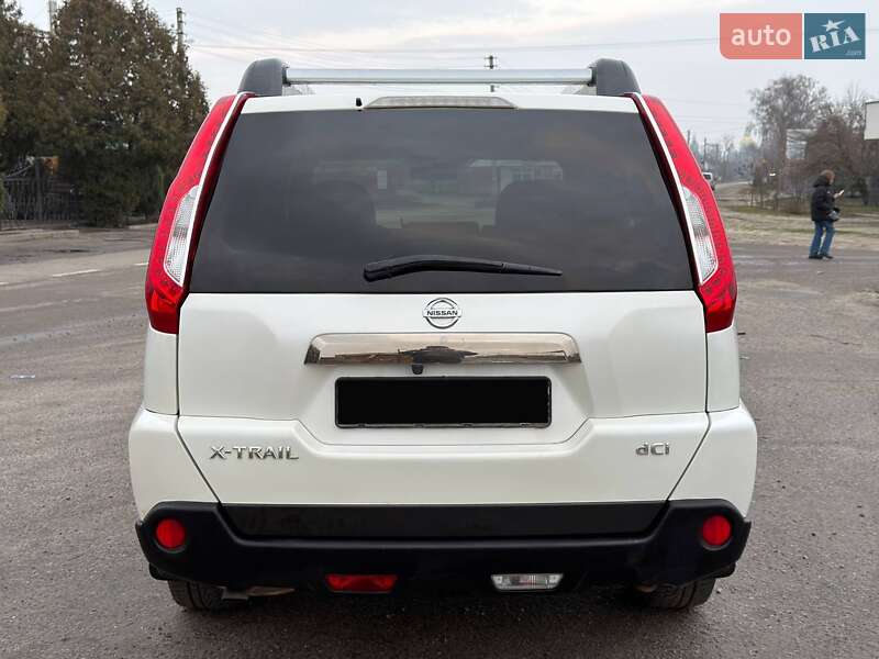 Внедорожник / Кроссовер Nissan X-Trail 2013 в Ахтырке