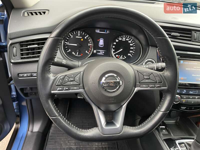 Позашляховик / Кросовер Nissan X-Trail 2017 в Києві