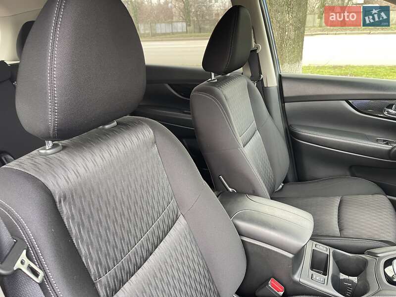 Позашляховик / Кросовер Nissan X-Trail 2017 в Києві