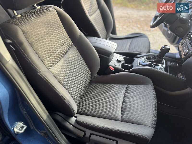 Позашляховик / Кросовер Nissan X-Trail 2017 в Києві