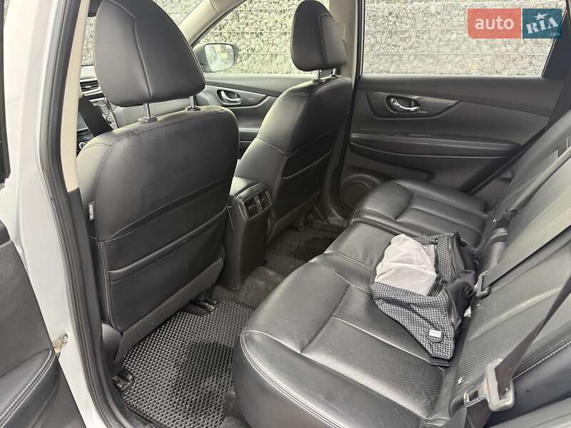 Позашляховик / Кросовер Nissan X-Trail 2016 в Радомишлі