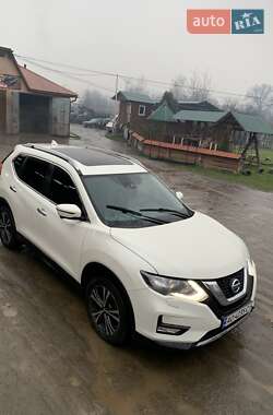 Внедорожник / Кроссовер Nissan X-Trail 2018 в Рахове