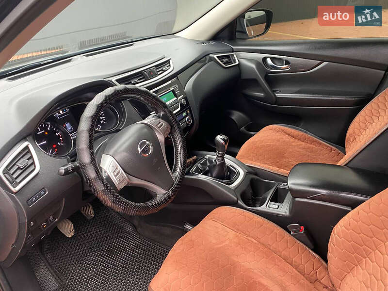 Позашляховик / Кросовер Nissan X-Trail 2016 в Ставищі