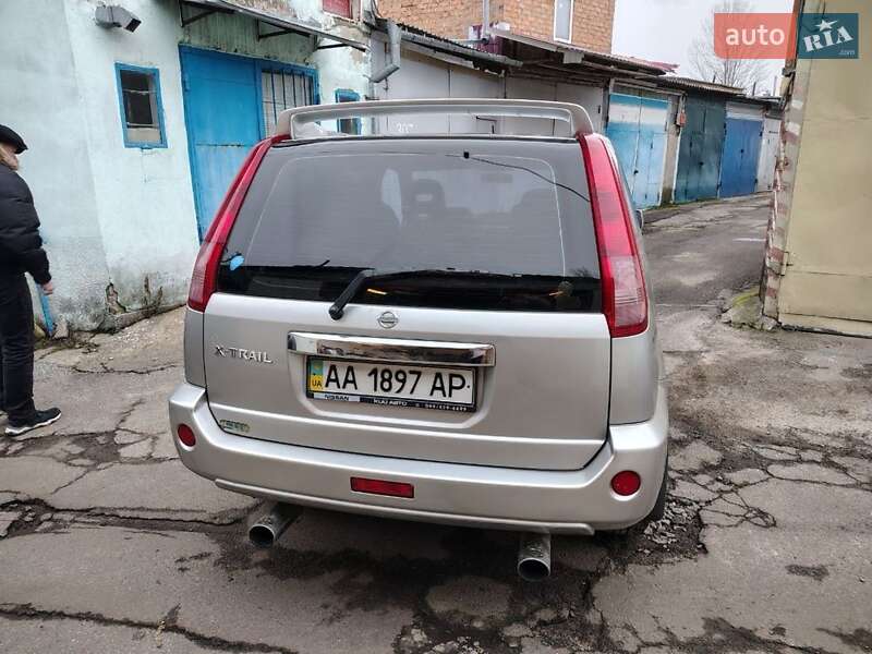 Позашляховик / Кросовер Nissan X-Trail 2003 в Києві