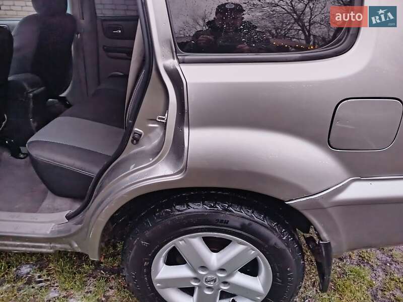 Позашляховик / Кросовер Nissan X-Trail 2003 в Чигирину
