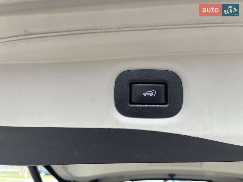 Позашляховик / Кросовер Nissan X-Trail 2017 в Києві