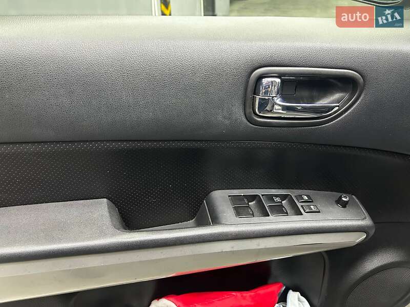 Позашляховик / Кросовер Nissan X-Trail 2012 в Чернівцях