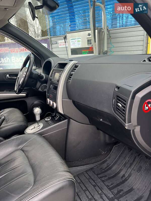 Позашляховик / Кросовер Nissan X-Trail 2012 в Долині