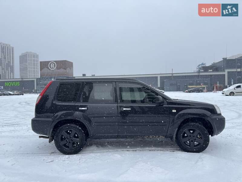 Позашляховик / Кросовер Nissan X-Trail 2005 в Києві