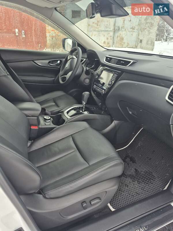 Позашляховик / Кросовер Nissan X-Trail 2014 в Хоролі