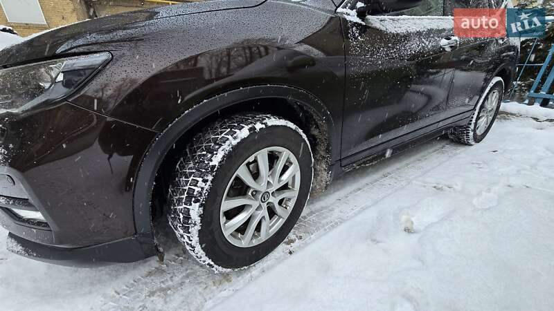 Позашляховик / Кросовер Nissan X-Trail 2017 в Києві