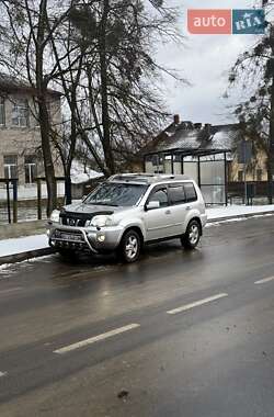 Внедорожник / Кроссовер Nissan X-Trail 2005 в Новояворовске