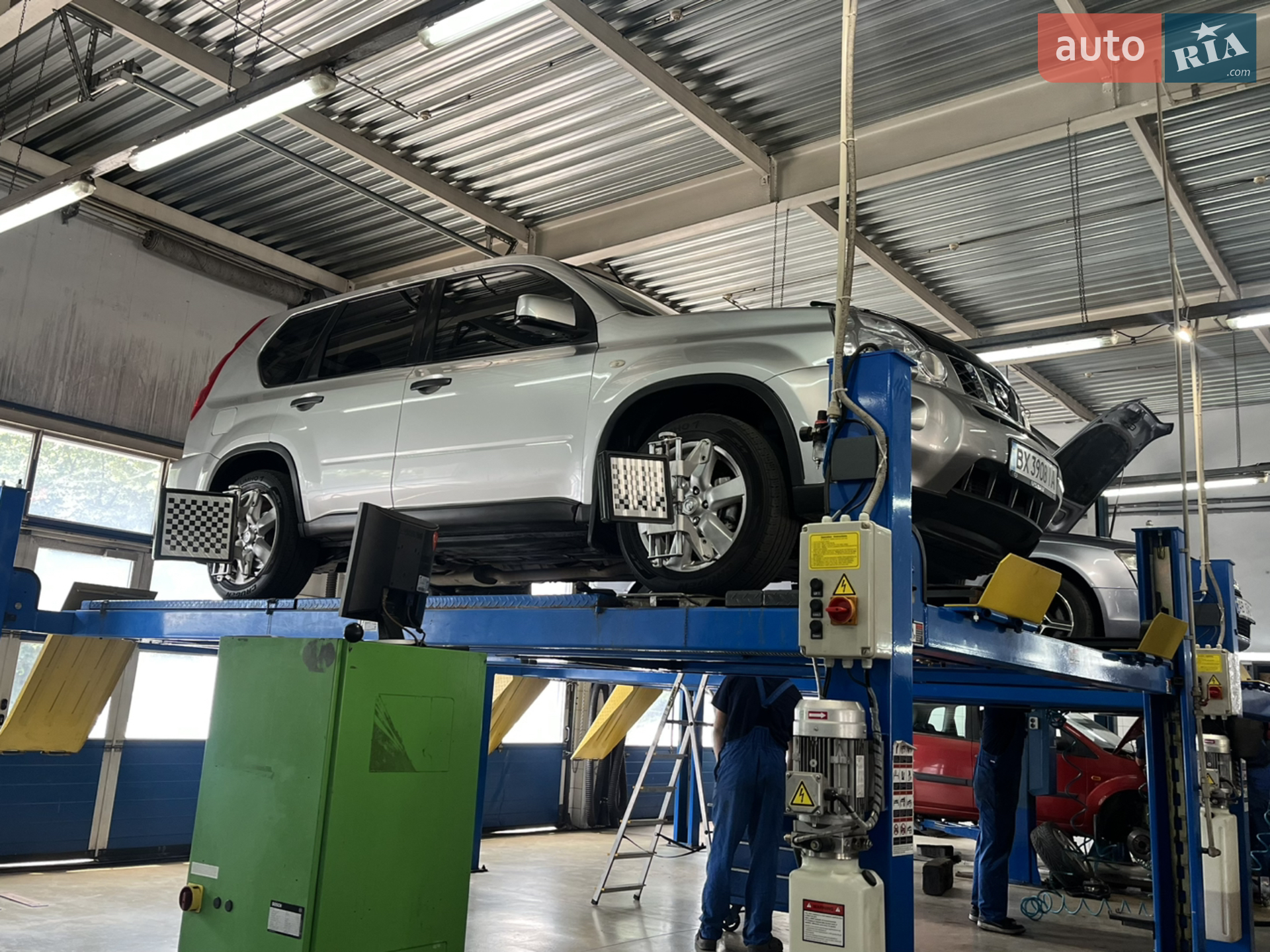 2010 Nissan X-Trail - фото 1