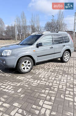 Внедорожник / Кроссовер Nissan X-Trail 2003 в Краматорске