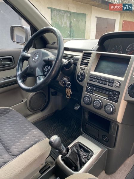 Внедорожник / Кроссовер Nissan X-Trail 2004 в Стрые