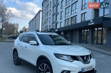 Внедорожник / Кроссовер Nissan X-Trail 2015 в Новояворовске
