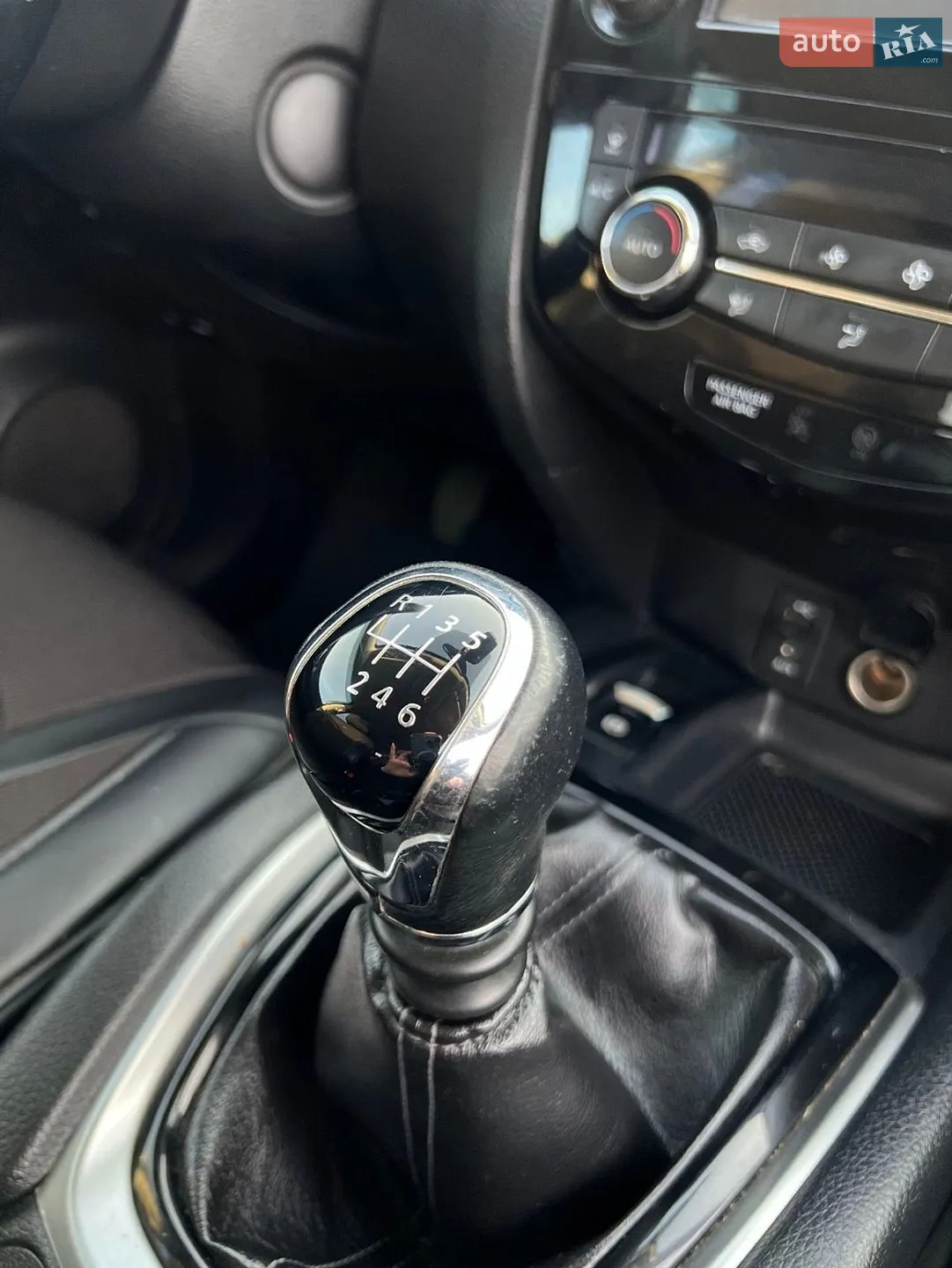 2015 Nissan X-Trail - мініатюра 33