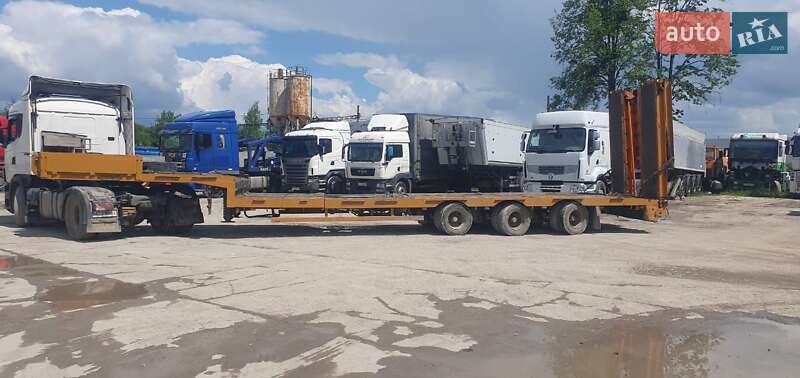 Низкорамная платформа Nooteboom CAMRO 2001 в Калуше