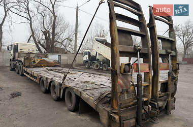 Низкорамная платформа Nooteboom Euro 2004 в Харькове