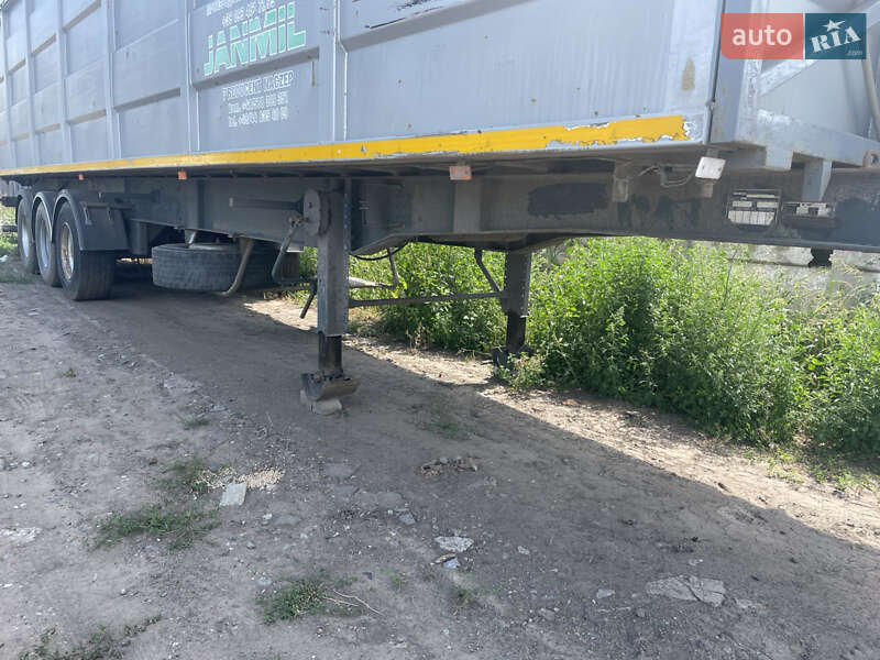 Зерновоз - полуприцеп Novatrail SKI 2001 в Миргороде