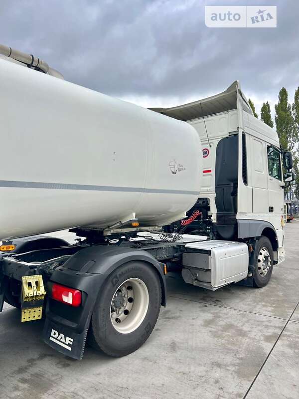 Цистерна напівпричіп NUOVA Ma.Na.Ro. 2010 в Києві