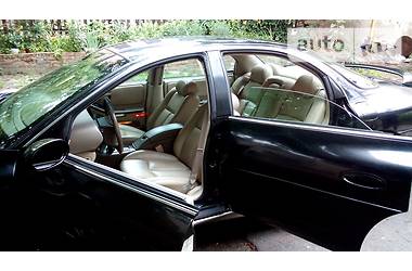 Седан Oldsmobile Aurora 1998 в 