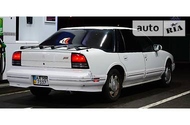 Седан Oldsmobile Cutlass 1993 в Киеве