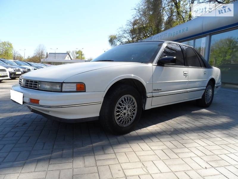 Седан Oldsmobile Cutlass 1993 в Днепре