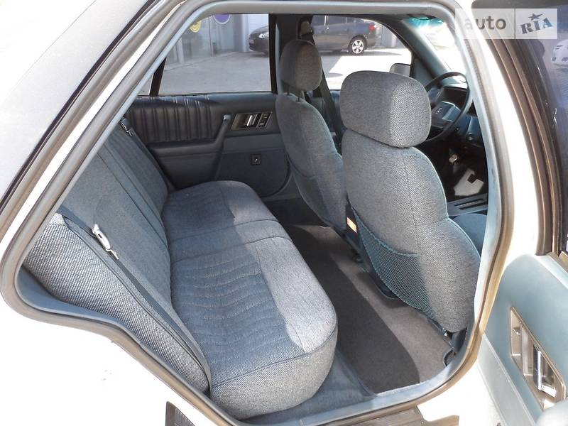 Седан Oldsmobile Cutlass 1993 в Днепре