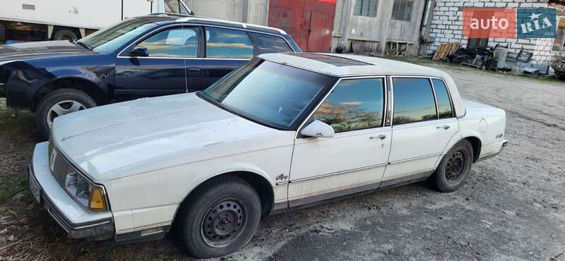 Седан Oldsmobile Ninety Eidht 1986 в Киеве
